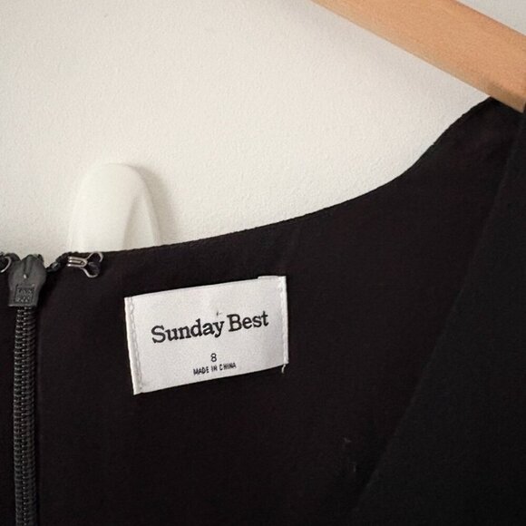 Aritzia Sunday Best Grayson Dress NWT Black Long Sleeves V-Neck Size 8 - Picture 6 of 7